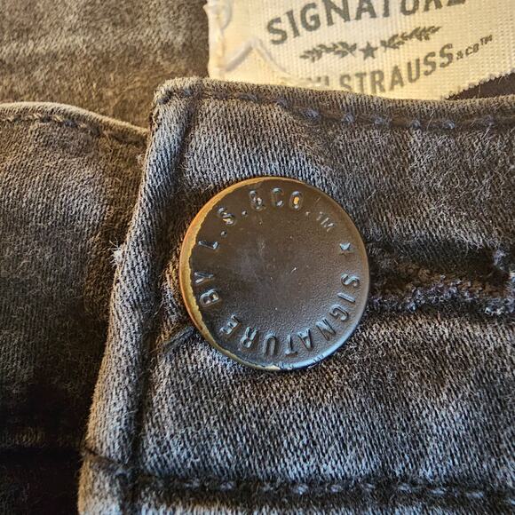 Signature by Levi Strauss Shaping Mid Rise Bootcut Jeans Black Denim Women 16 - Picture 4 of 12